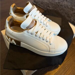 Dolce & Gabbana Women's Sneakers in White and Gold